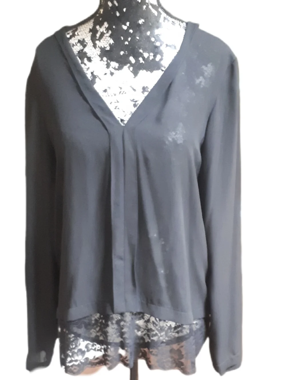 Zara Black V-Neck Lace Trim Long Sleeve Blouse - Picture 1 of 4